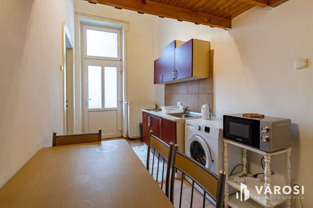 Kiadó téglalakás, albérlet, Budapesten, VI. kerületben