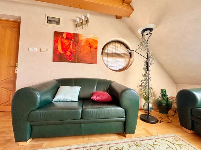 Eladó téglalakás, Pécsett, Kővirág utcában 63.9 M Ft