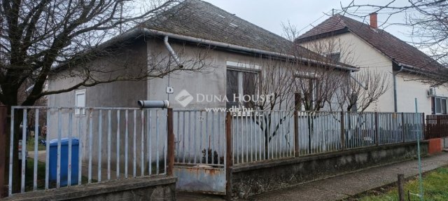 Eladó családi ház, Szigetváron 33.9 M Ft, 5 szobás