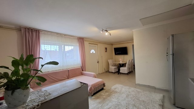 Eladó családi ház, Fóton 65 M Ft, 8+1 szobás