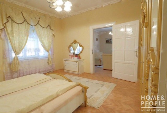 Eladó családi ház, Szegeden 135 M Ft, 4 szobás