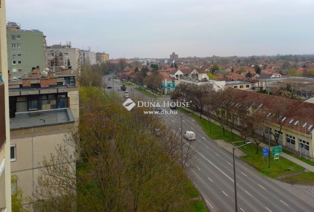 Eladó panellakás, Békéscsabán 29.9 M Ft, 3 szobás