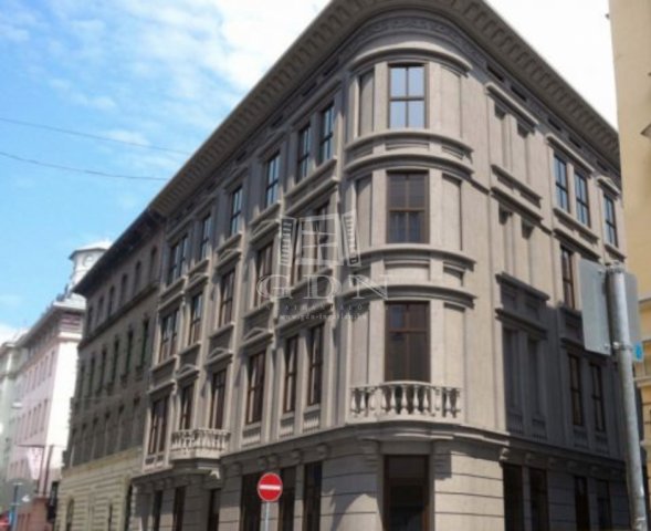 Eladó téglalakás, Budapesten, V. kerületben 200 M Ft, 2+2 szobás