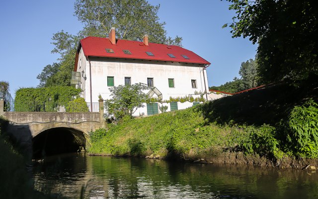 Eladó családi ház, Monostorapátin 280 M Ft, 8 szobás