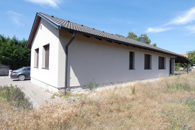 Eladó családi ház, Ráckevén 130 M Ft, 4 szobás