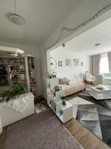 Eladó panellakás, Tatabányán 37.99 M Ft, 3 szobás