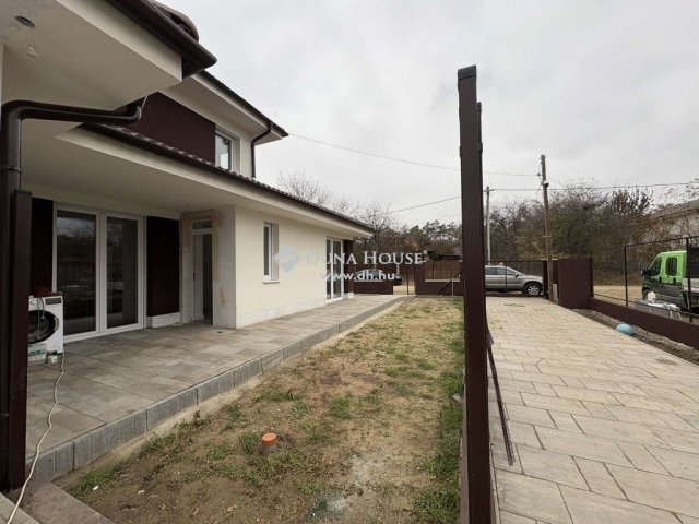 Eladó ikerház, Gödön 110 M Ft, 4 szobás / költözzbe.hu