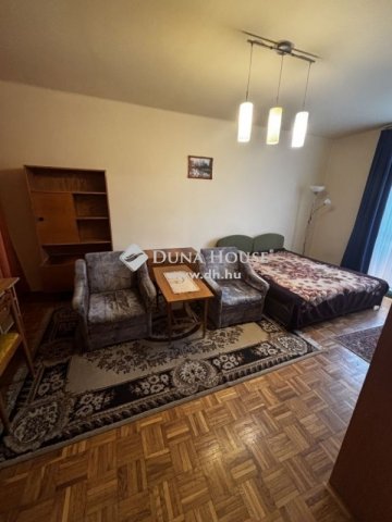 Kiadó téglalakás, albérlet, Debrecenben 135 E Ft / hó, 3 szobás