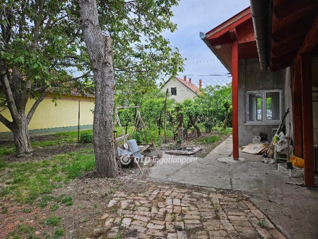 Eladó családi ház, Tiszaföldváron 19.5 M Ft, 3+1 szobás