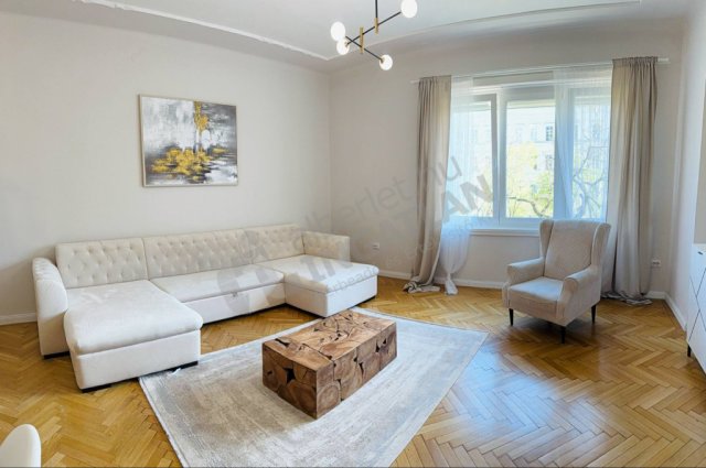 Kiadó téglalakás, albérlet, Budapesten, V. kerületben, 3 szobás