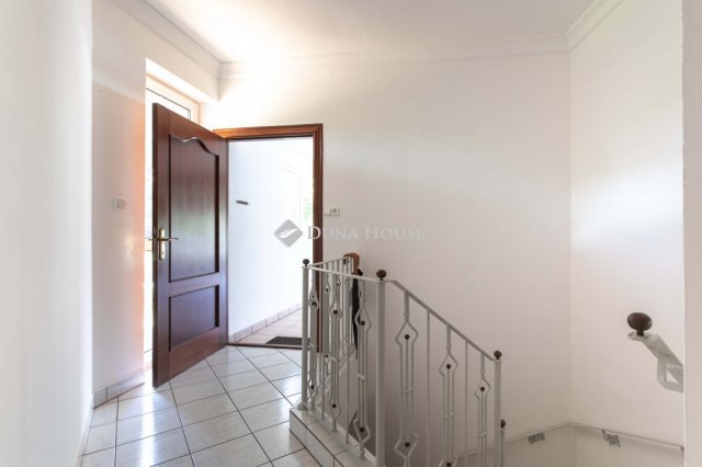 Eladó családi ház, Mosonmagyaróváron 199.999 M Ft, 5 szobás