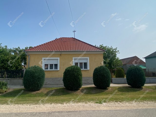 Eladó családi ház, Acsalagon 36.5 M Ft, 3 szobás