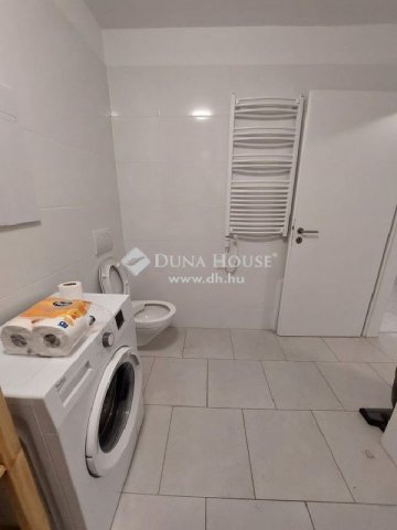 Eladó téglalakás, Budapesten, VI. kerületben 65 M Ft, 2 szobás