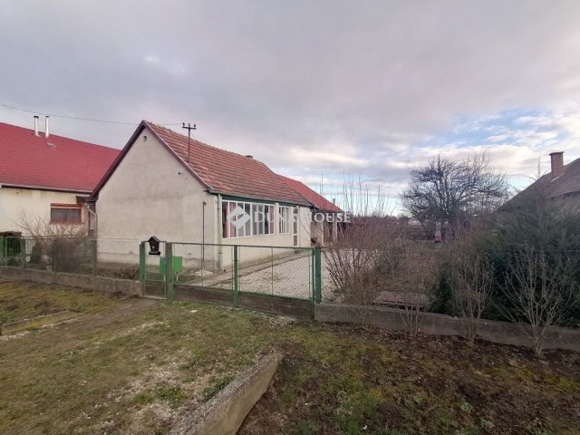 Eladó családi ház, Kislángon 24.79 M Ft, 2 szobás