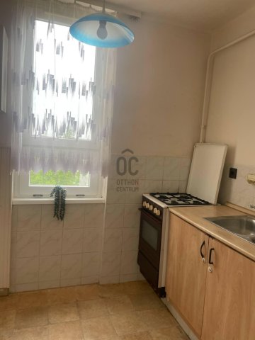 Eladó téglalakás, Veszprémben 40 M Ft, 2 szobás