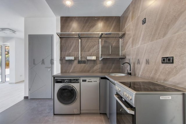 Eladó téglalakás, Budapesten, II. kerületben 81.4 M Ft, 1 szobás