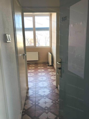 Kiadó üzlethelyiség, Szolnokon 56 E Ft / hó, 1 szobás