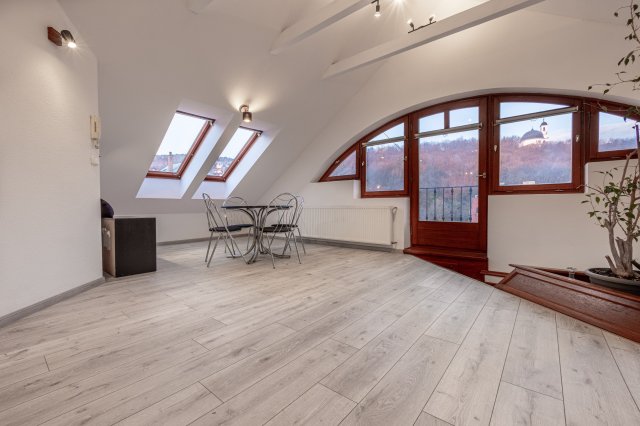 Kiadó családi ház, albérlet, Pécsett 480 E Ft / hó, 5 szobás