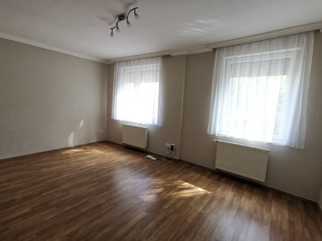 Kiadó téglalakás, albérlet, Kecskeméten 120 E Ft / hó
