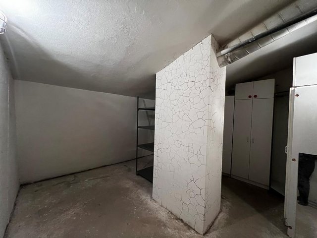 Eladó ipari ingatlan, Budapesten, II. kerületben 10.5 M Ft