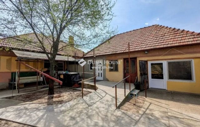 Eladó családi ház, Kecskeméten 55 M Ft, 4 szobás