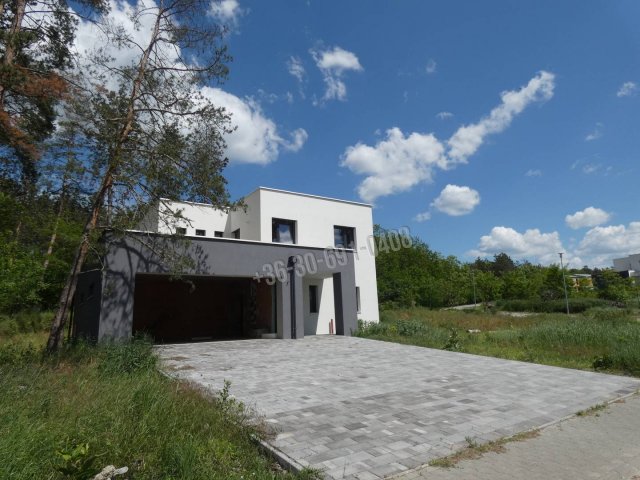 Eladó családi ház, Mogyoródon 249 M Ft, 5 szobás