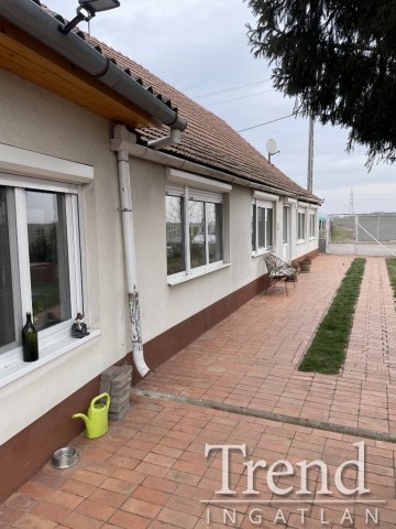 Eladó családi ház, Dunaföldváron 37.9 M Ft, 3 szobás