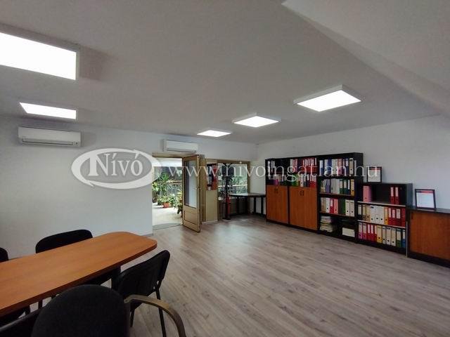 Kiadó iroda, Veszprémben 140 E Ft / hó, 1 szobás