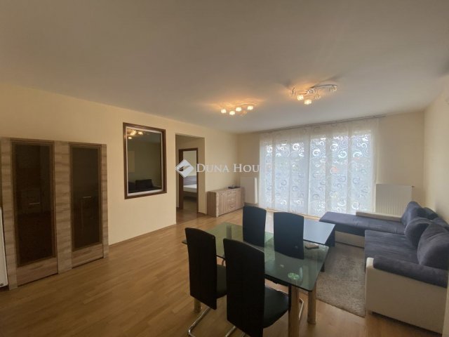 Kiadó téglalakás, albérlet, Győrött 230 E Ft / hó, 3 szobás