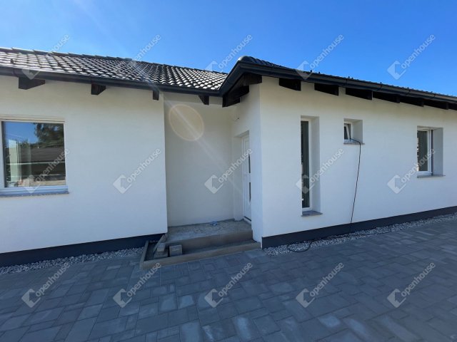Eladó családi ház, Szombathelyen 69.9 M Ft, 3 szobás