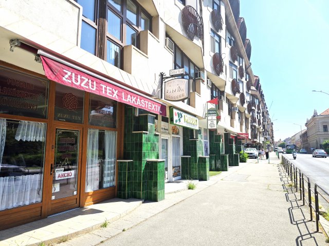 Kiadó üzlethelyiség, Pécsett 270 E Ft / hó