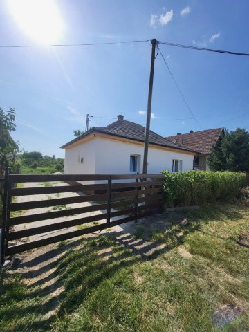 Eladó családi ház, Tápiószelén 25.9 M Ft, 2 szobás