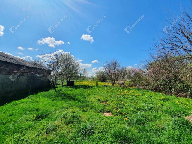 Eladó családi ház, Hobolon 12.2 M Ft, 2 szobás