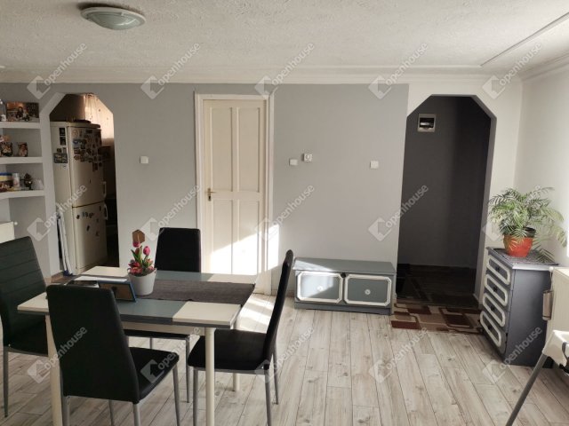 Eladó családi ház, Ácson 35 M Ft, 3 szobás