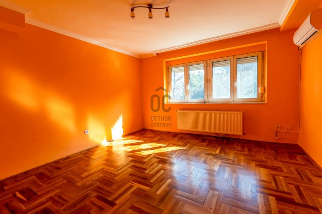 Kiadó ipari ingatlan, Székesfehérvárott 220 E Ft / hó, 3 szobás