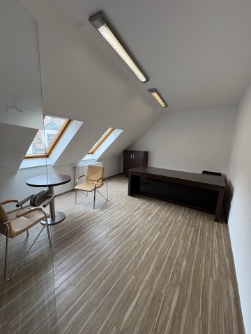 Eladó iroda, Pécsett 130 M Ft, 4 szobás / költözzbe.hu