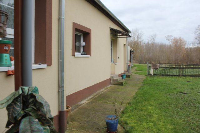 Eladó családi ház, Csornán 33 M Ft, 2 szobás