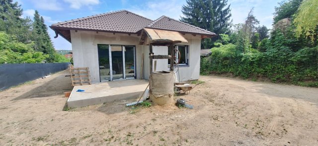 Eladó ikerház, Gödöllőn 114.9 M Ft, 4 szobás