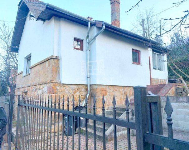 Eladó családi ház, Csobánkán 34.9 M Ft, 2 szobás
