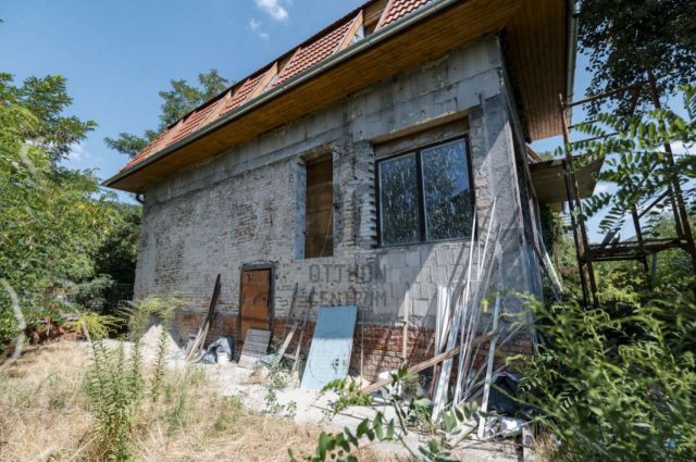 Eladó családi ház, Budapesten, XV. kerületben 99.99 M Ft
