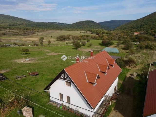 Eladó családi ház, Pilisszentlászlón 129 M Ft, 4 szobás