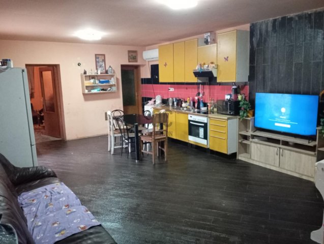 Eladó családi ház, Akasztón 9.5 M Ft, 4 szobás