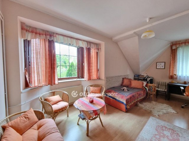 Eladó családi ház, Budakeszin 174.9 M Ft, 7 szobás