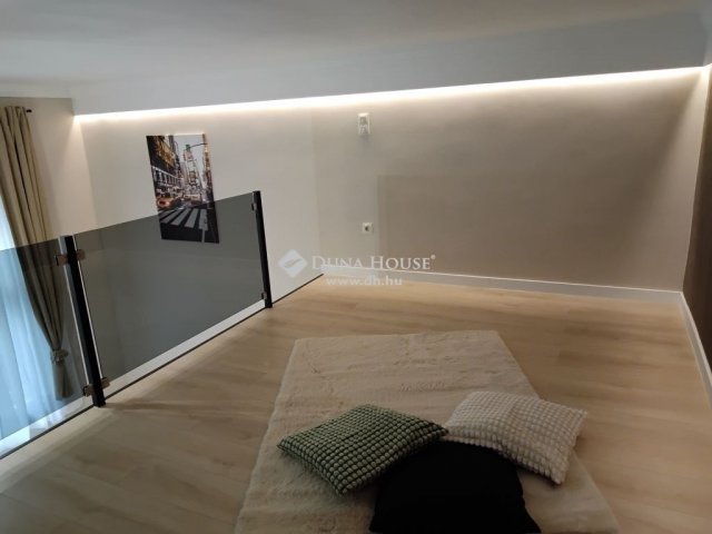 Eladó téglalakás, Budapesten, V. kerületben 86.9 M Ft, 1 szobás