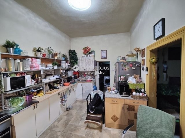 Eladó családi ház, Vecsésen 49.5 M Ft, 2 szobás
