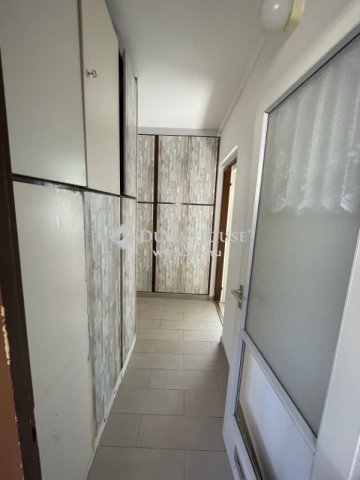Eladó panellakás, Kecskeméten 39.9 M Ft, 2 szobás