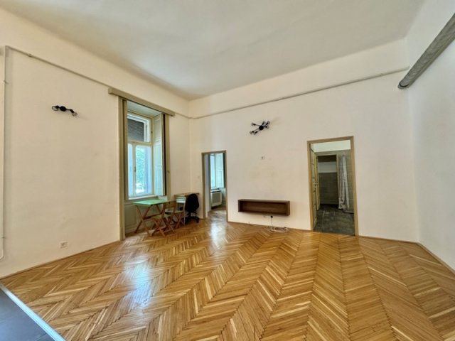 Kiadó téglalakás, albérlet, Pécsett 200 E Ft / hó, 2 szobás