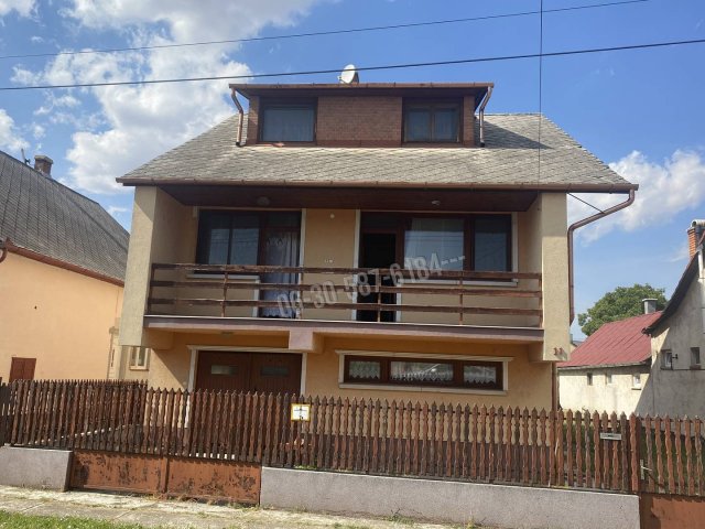 Eladó családi ház, Püspökladányban, Illyés Gyula utcában