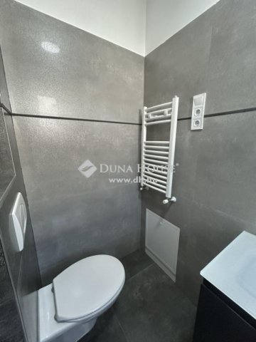 Eladó családi ház, Vecsésen 119.9 M Ft, 5 szobás