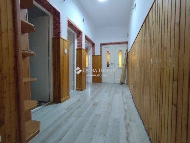 Eladó családi ház, Dunaharasztin 123 M Ft, 7 szobás